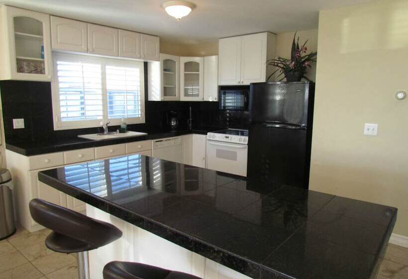 3 Bedroom Duplex With Ocean View