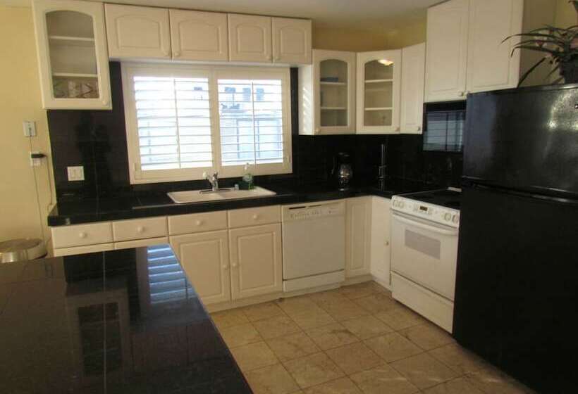 3 Bedroom Duplex With Ocean View