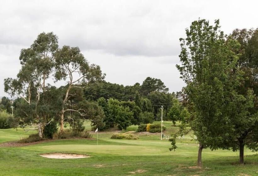Abode Narrabundah
