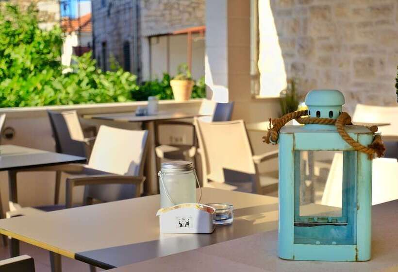 הוסטל Boutique Hotel Alegria