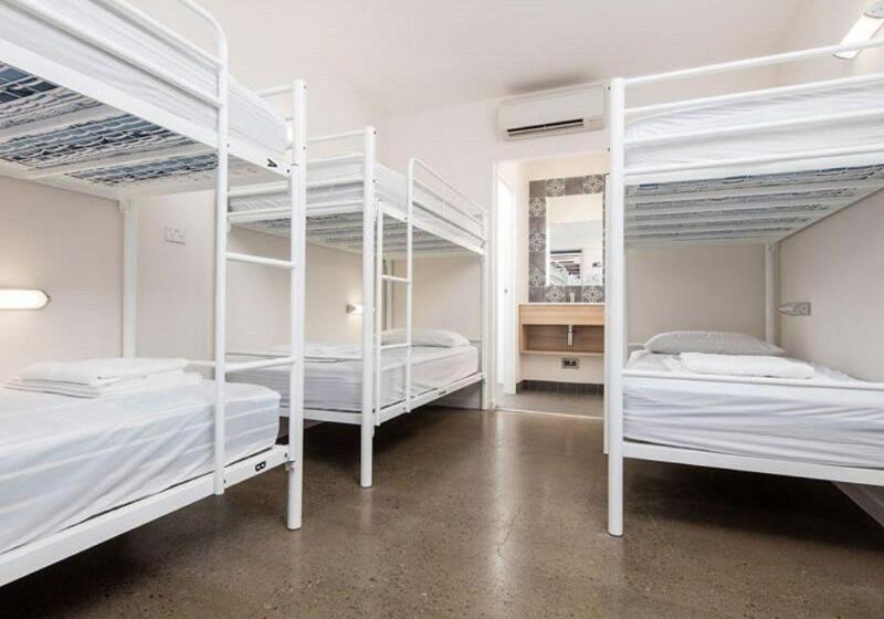 هاستل Rambutan Resort