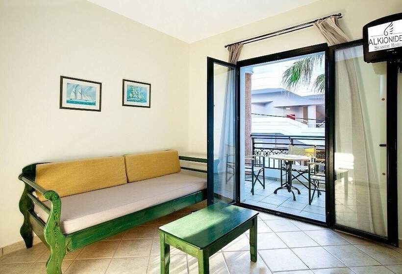 Alkionides Seaside Apartments