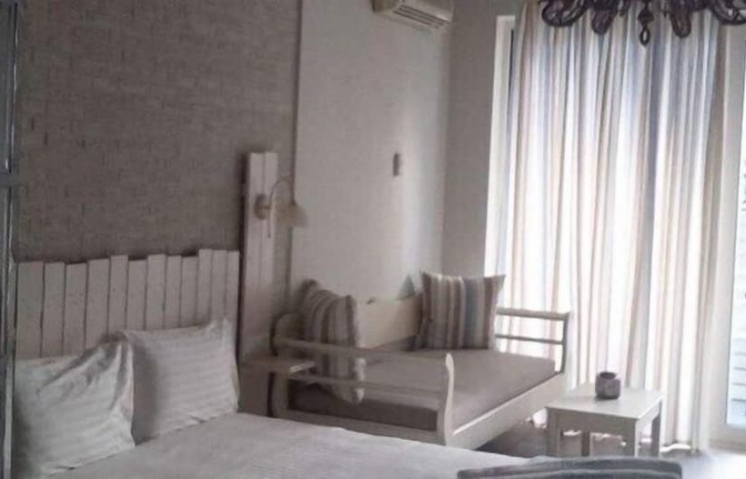 Alkionides Seaside Apartments