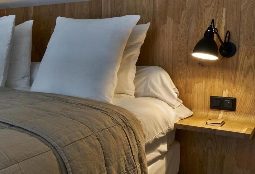 צימר Chateau De La Resle   Design Hotels