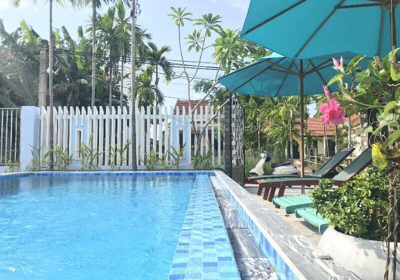 تختخواب و صبحانه The Moon River Homestay & Villa