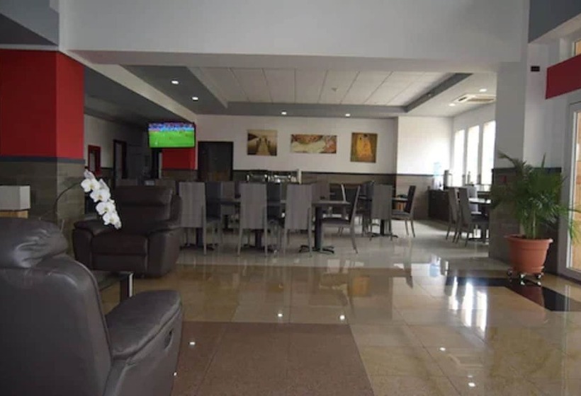 Beverly Hills: Hotel And Business