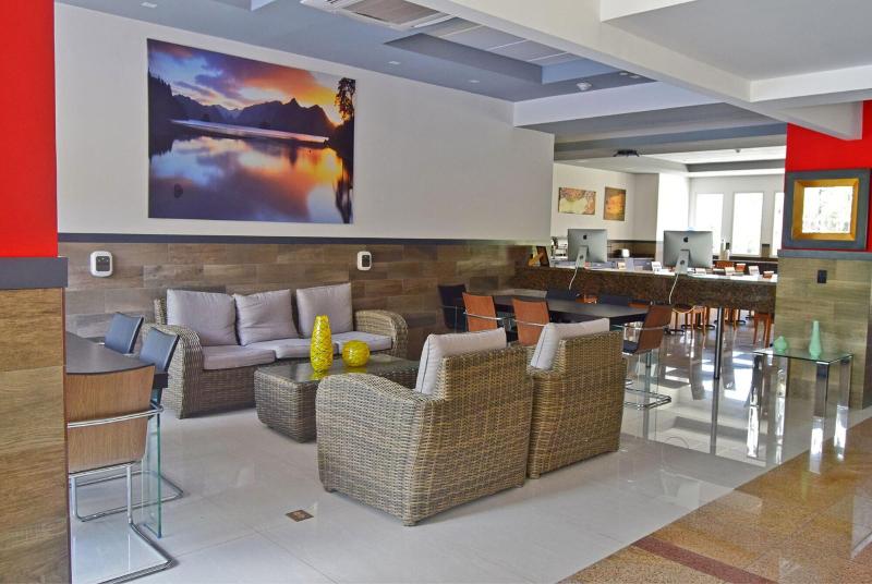 Beverly Hills: Hotel And Business