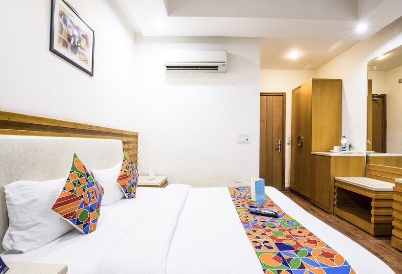 Fabhotel Grd Dlf Square