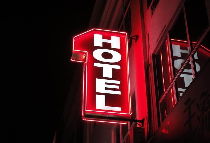 1 Hotel Mahkota Cheras