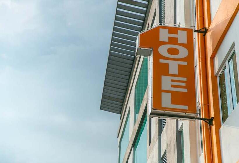 1 Hotel Mahkota Cheras