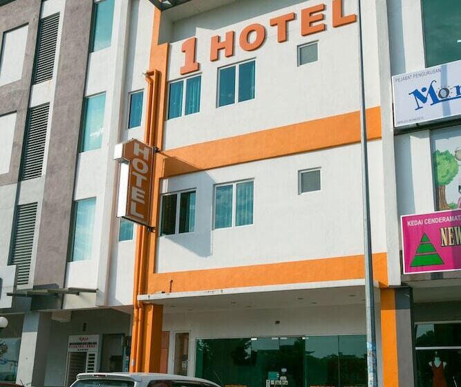 1 Hotel Mahkota Cheras