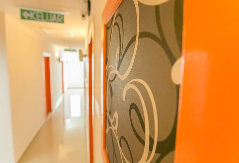 1 Hotel Mahkota Cheras