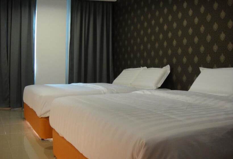 1 Hotel Mahkota Cheras