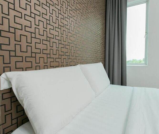 1 Hotel Mahkota Cheras