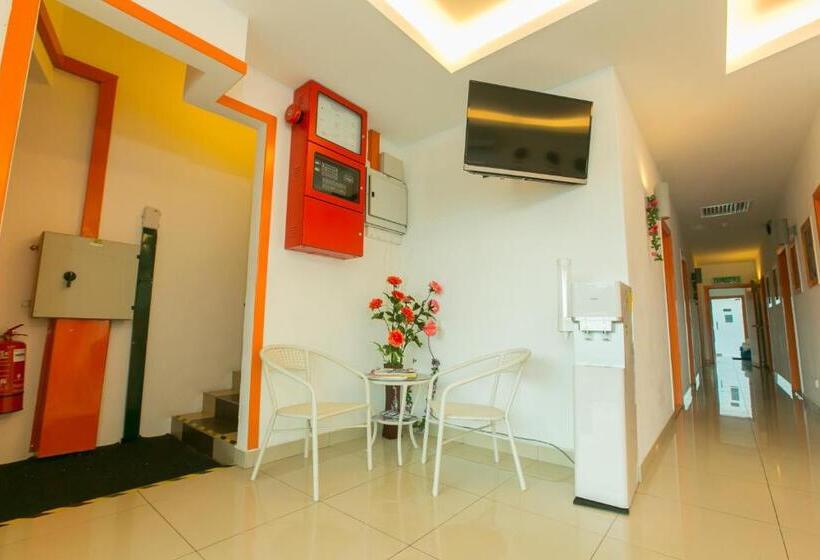 1 Hotel Mahkota Cheras