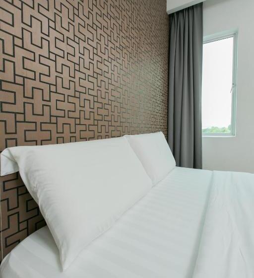 1 Hotel Mahkota Cheras