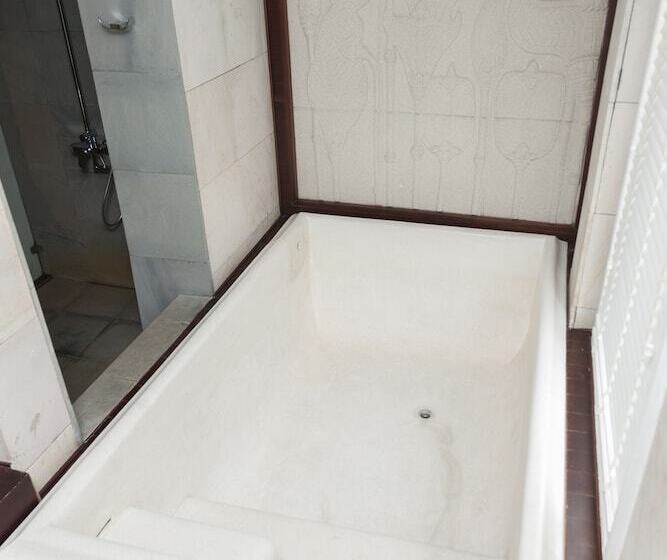 בית מלון כפרי Arunreas