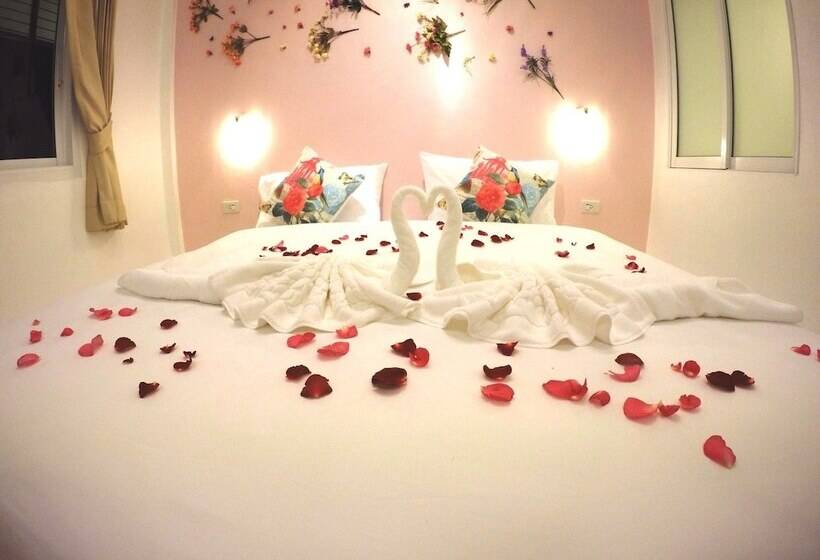 בית מלון כפרי 7q Patong