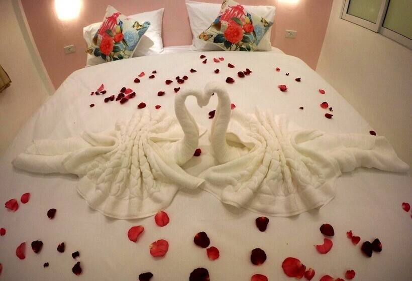 בית מלון כפרי 7q Patong