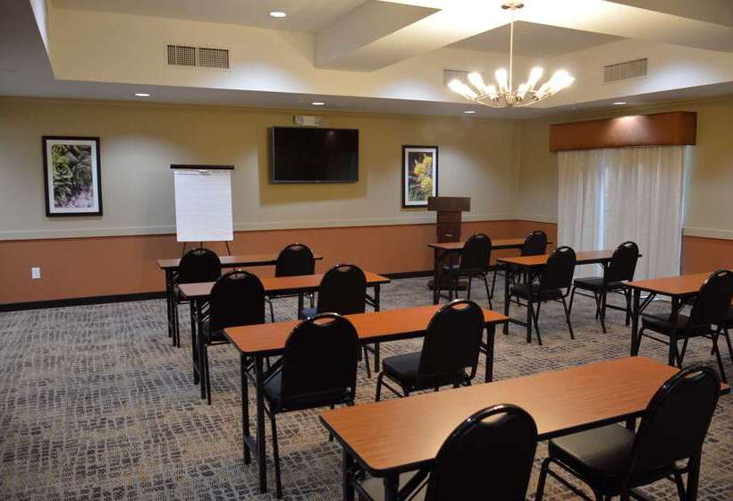 فندق Best Western Plus Elmendorf