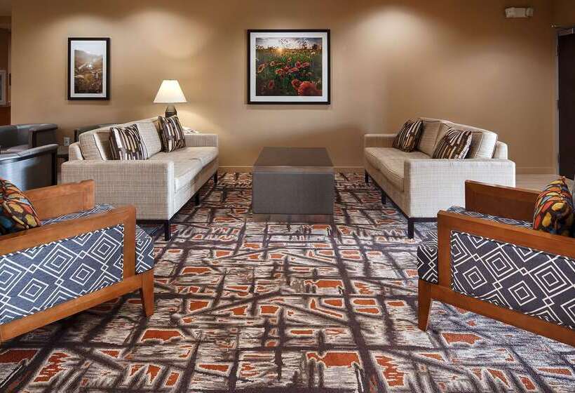 فندق Best Western Plus Elmendorf