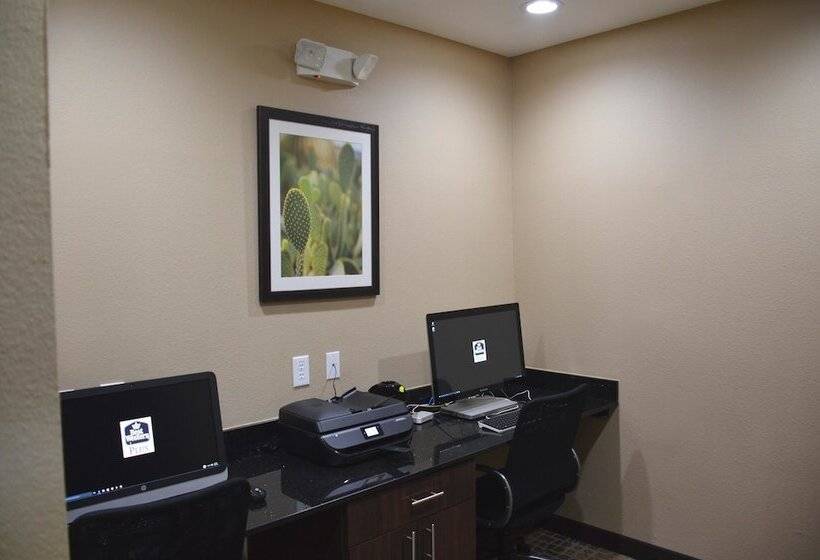 فندق Best Western Plus Elmendorf