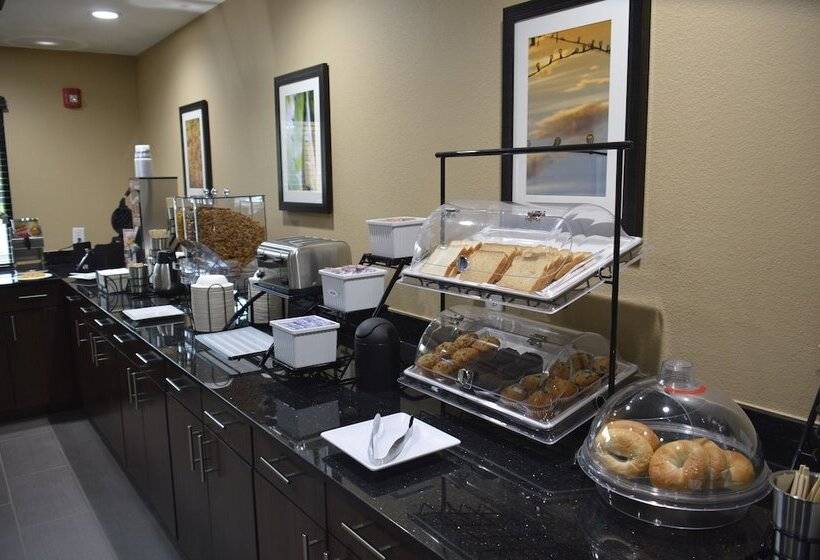 فندق Best Western Plus Elmendorf