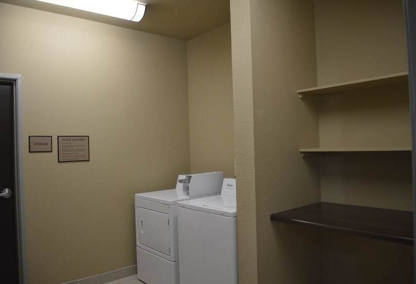 فندق Best Western Plus Elmendorf