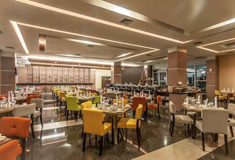 ホテル Dalton Makassar