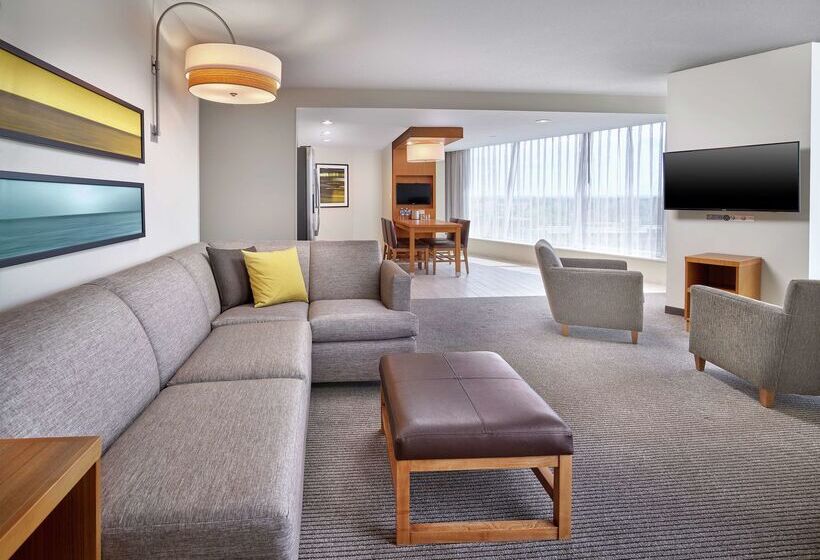 هتل Doubletree By Hilton Edmonton Downtown