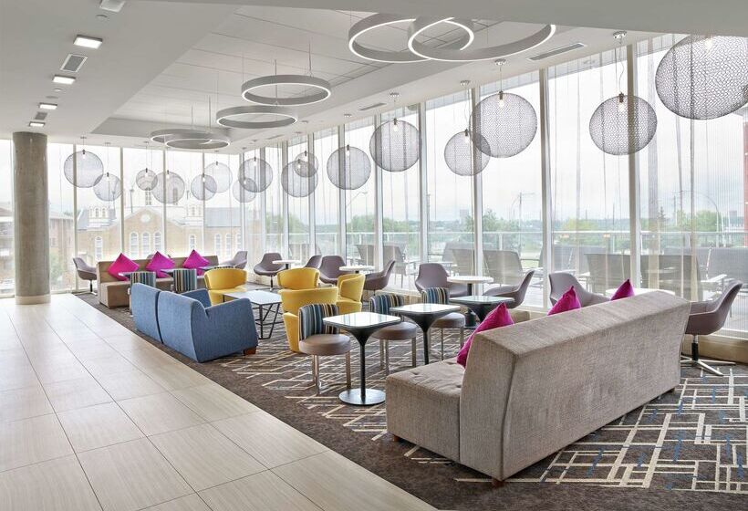 Отель Doubletree By Hilton Edmonton Downtown