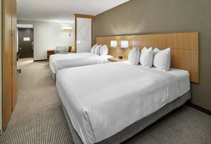 هتل Doubletree By Hilton Edmonton Downtown