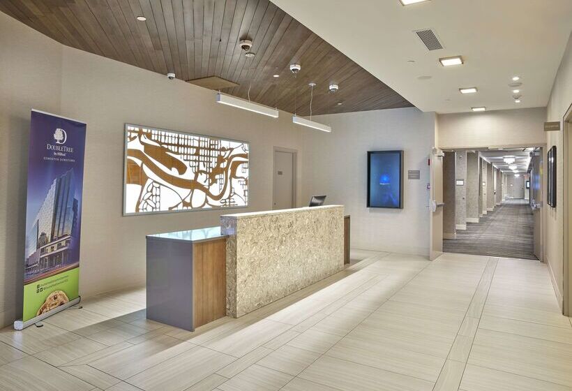 בית מלון כפרי Doubletree By Hilton Edmonton Downtown