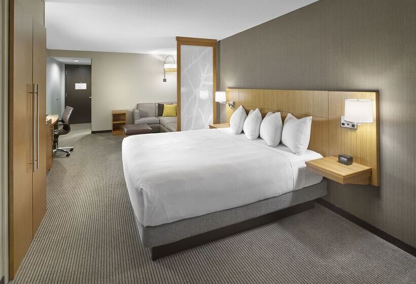 هتل Doubletree By Hilton Edmonton Downtown