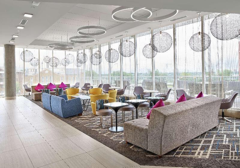 هتل Doubletree By Hilton Edmonton Downtown