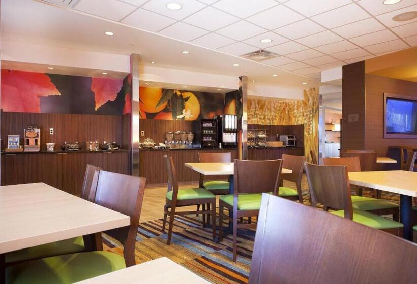 בית מלון כפרי Fairfield Inn & Suites By Marriott Lethbridge
