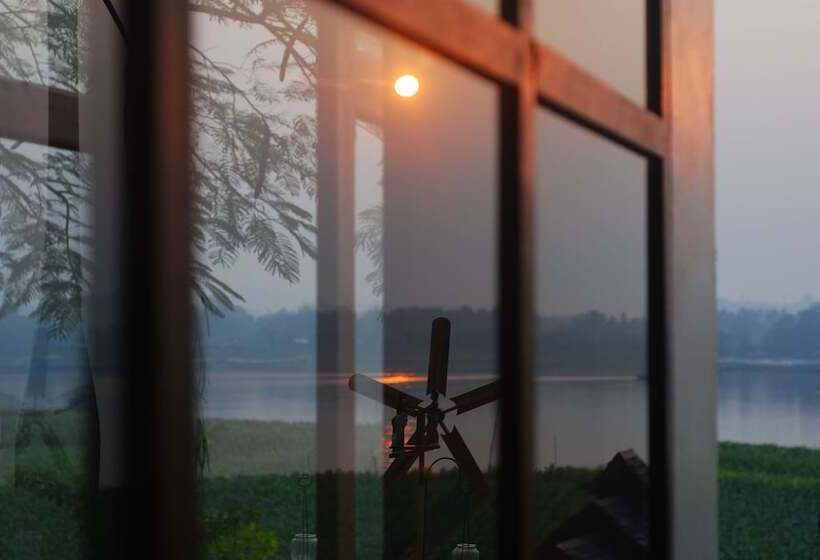 Отель Gin's Maekhong View Resort & Spa