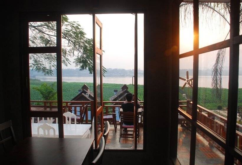 Отель Gin's Maekhong View Resort & Spa