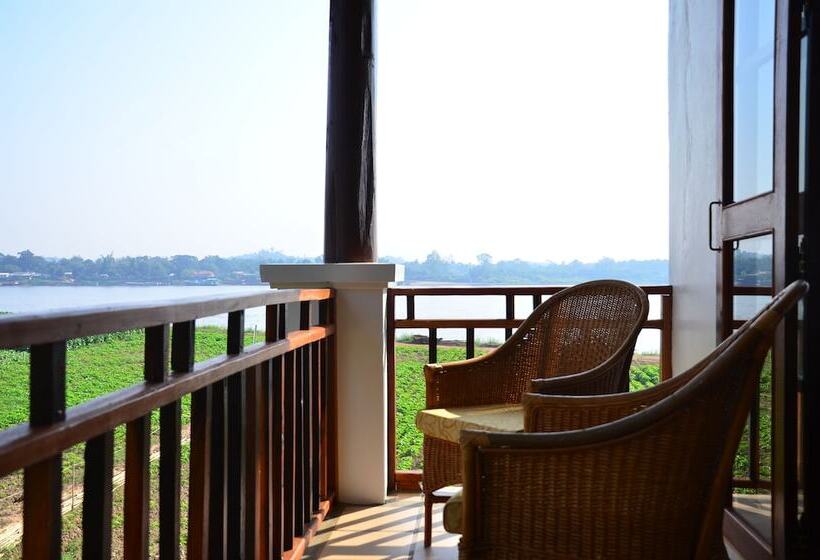 Отель Gin's Maekhong View Resort & Spa