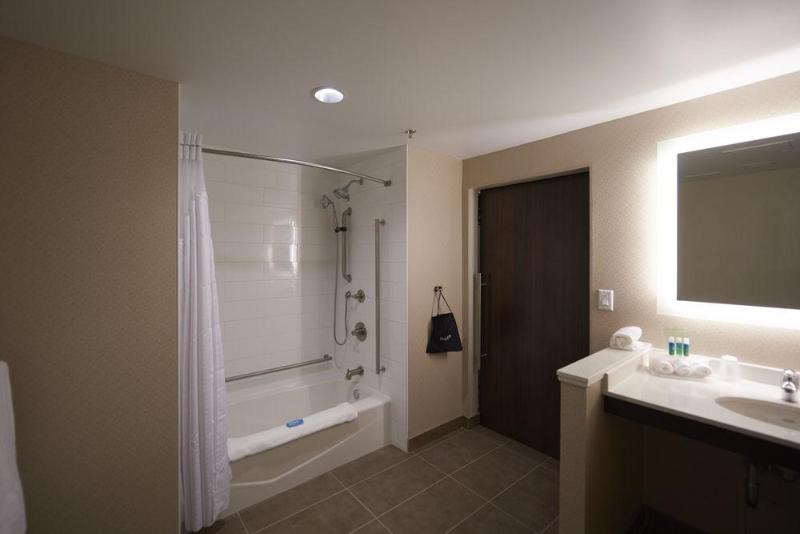 ホテル Holiday Inn Express & Suites St. John S Airport, An Ihg