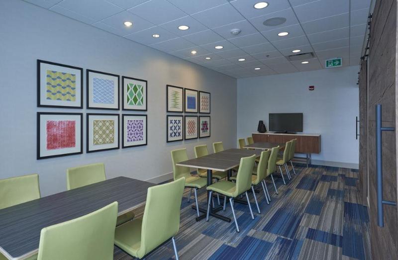 ホテル Holiday Inn Express & Suites St. John S Airport, An Ihg