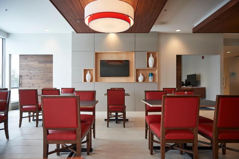 ホテル Holiday Inn Express & Suites St. John S Airport, An Ihg