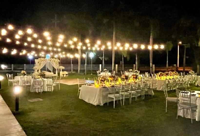 בית מלון כפרי Luisita Central Park