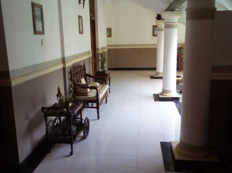 Отель Manor House, Kandy, Lka