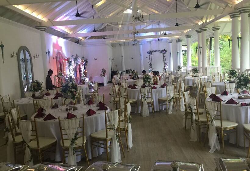 Отель Manor House, Kandy, Lka