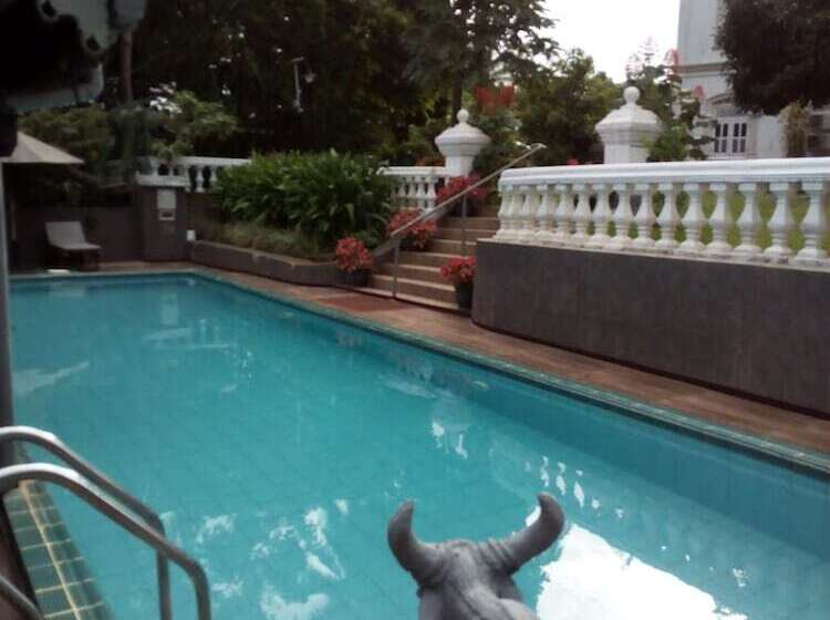 Отель Manor House, Kandy, Lka