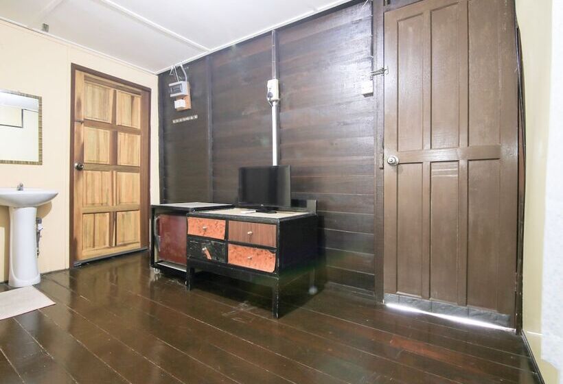 בית מלון כפרי Ombak Inn Chalet