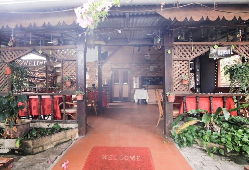 בית מלון כפרי Ombak Inn Chalet