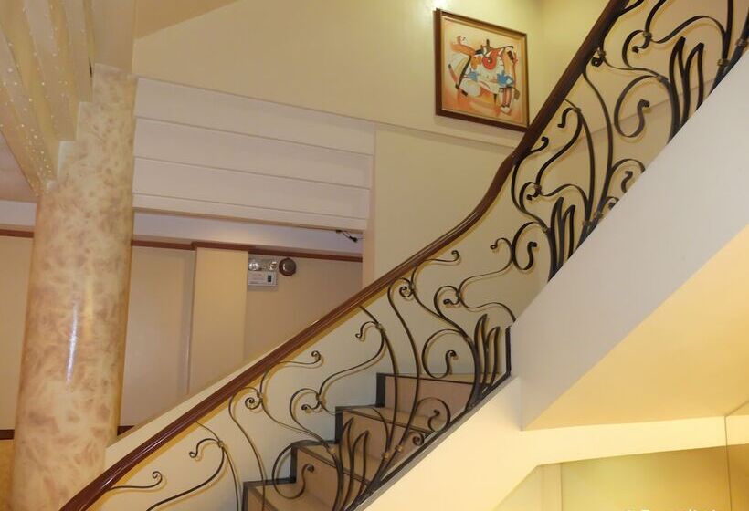 Pacific Breeze Hotel And Resort