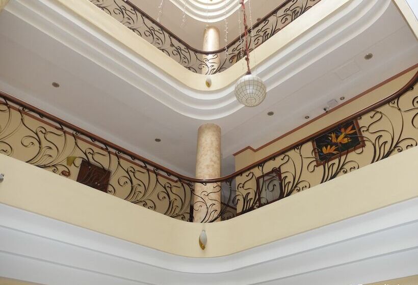 Pacific Breeze Hotel And Resort